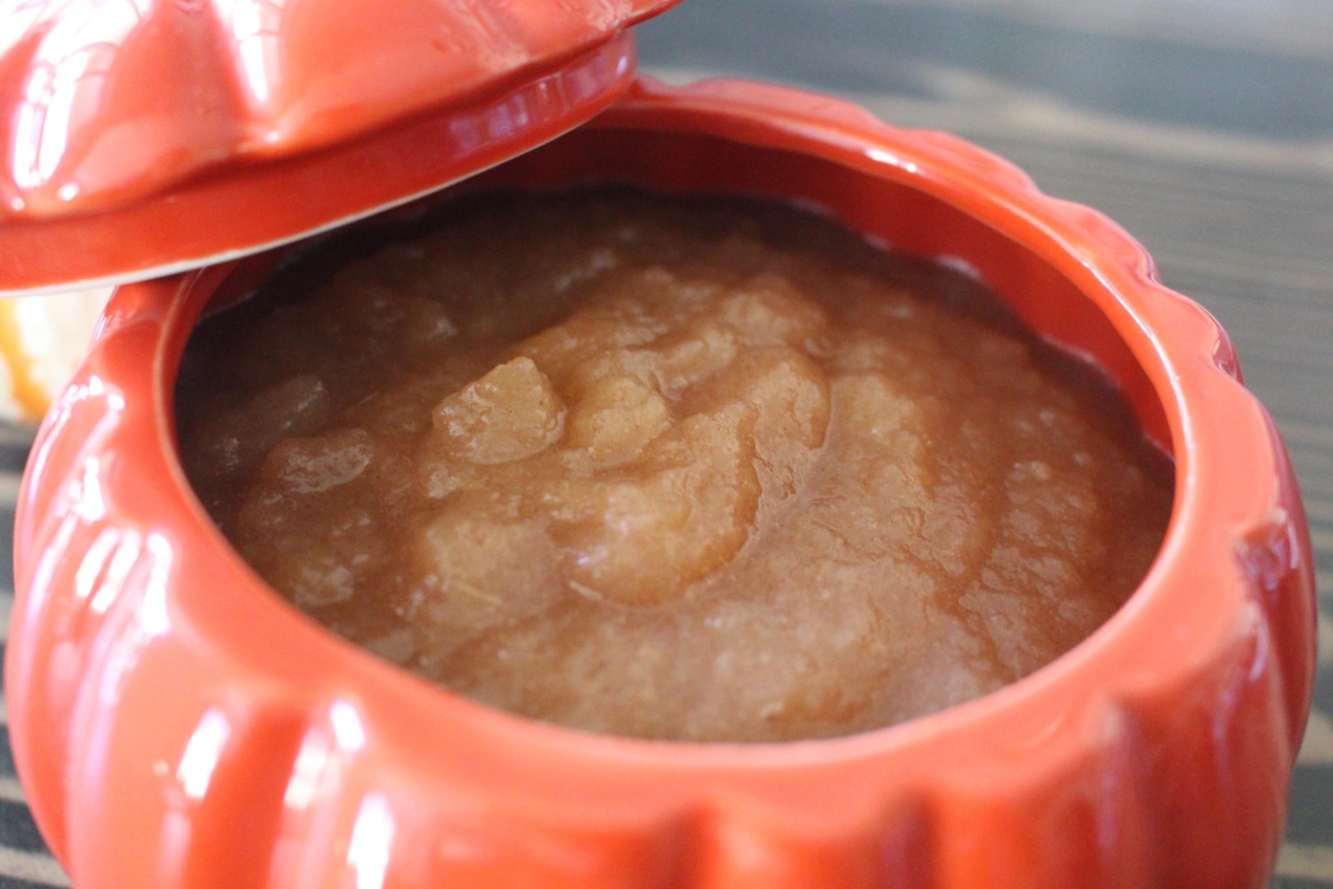 SWEET: Homemade Applesauce